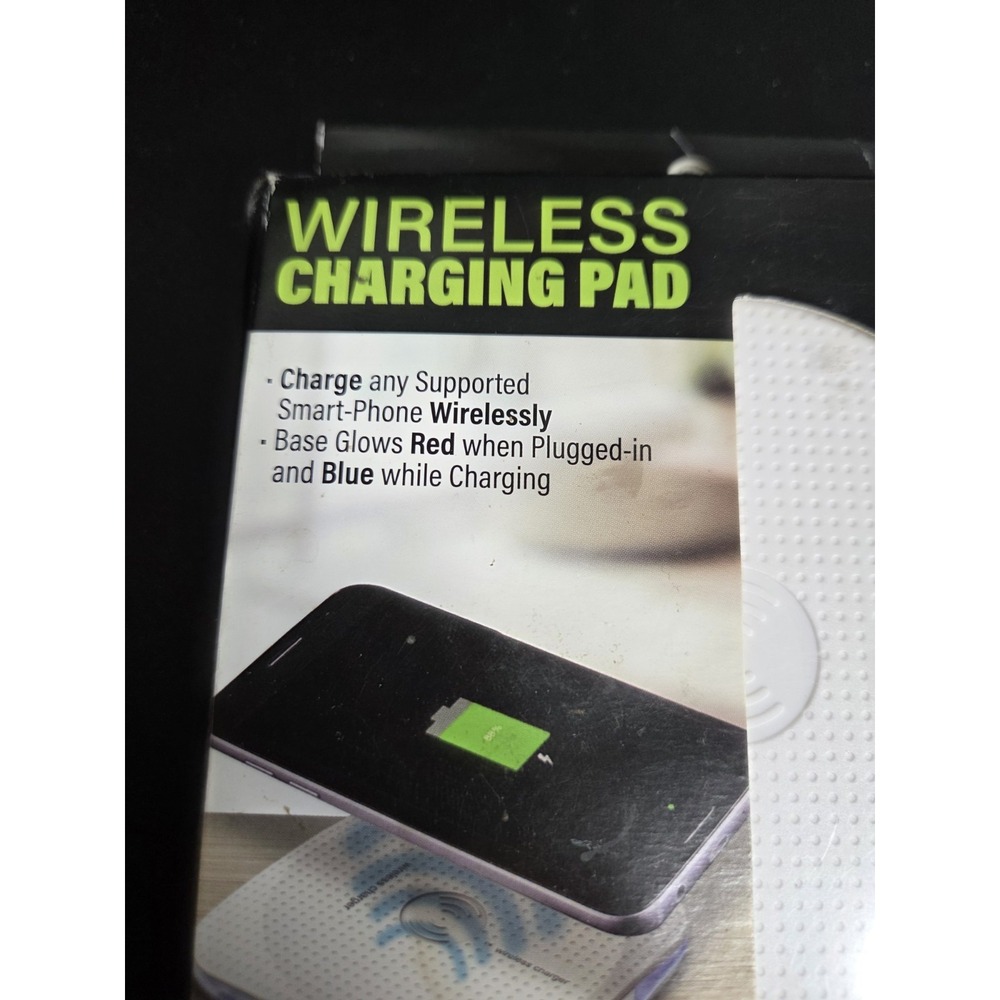 Wireless Charging Pad Qi Compatible LED Indicator with Cable – NIB